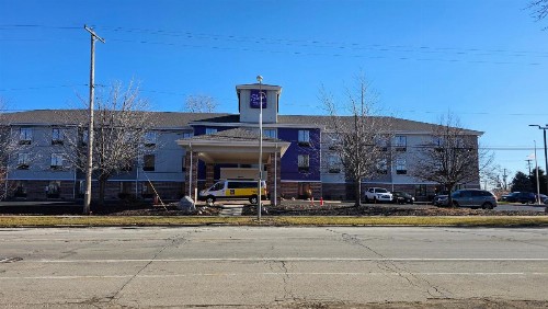 Sleep Inn & Suites Airport Milwaukee - image 5