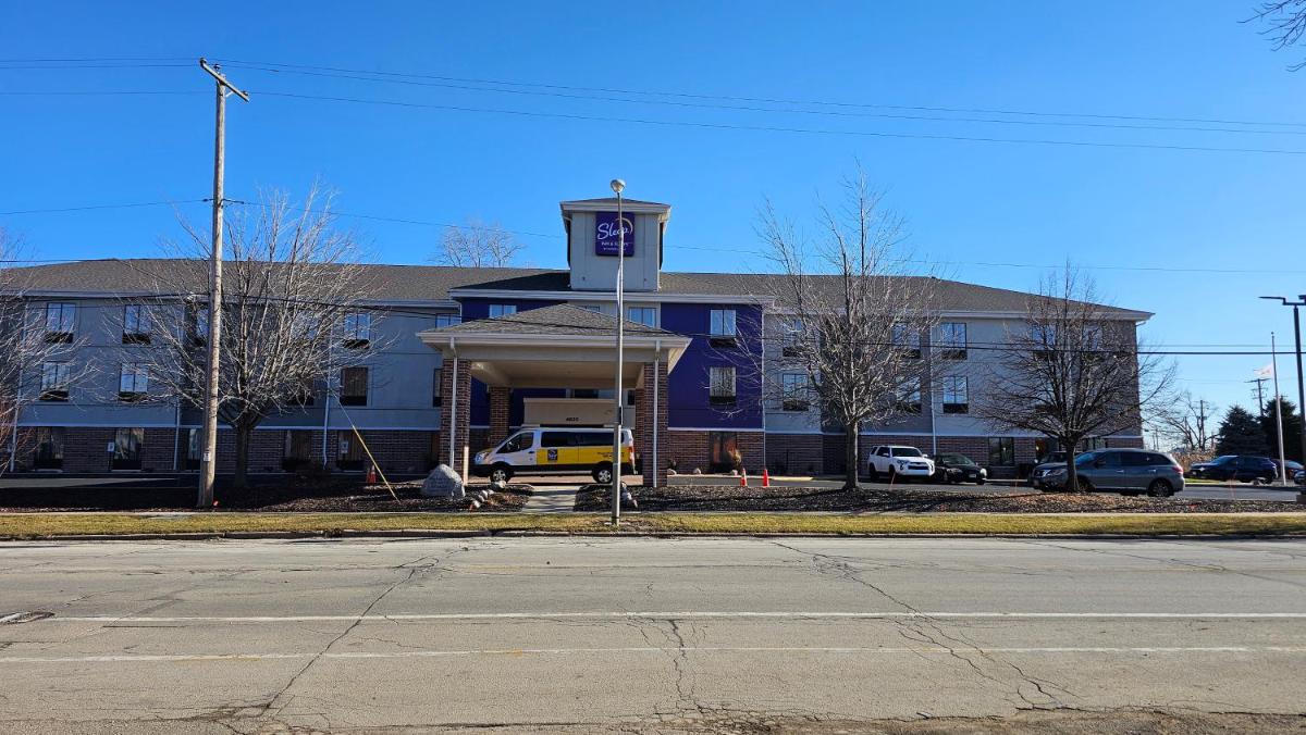 Sleep Inn & Suites Airport Milwaukee - image 5