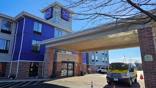 Sleep Inn & Suites Airport Milwaukee - image 2
