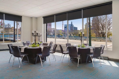 aloft Hotel Milwaukee Downtown - image 32