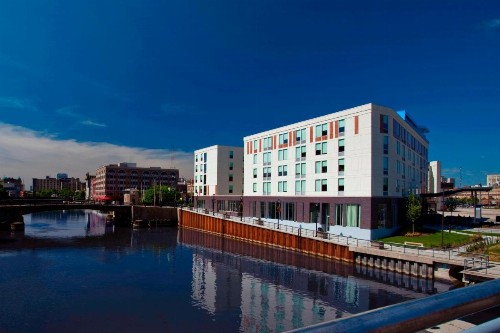 aloft Hotel Milwaukee Downtown - image 37