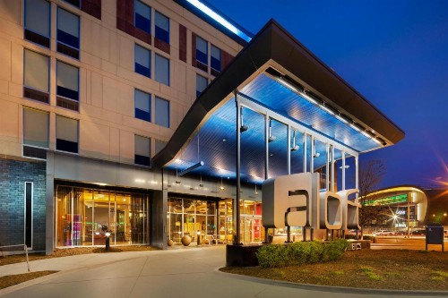 aloft Hotel Milwaukee Downtown - image 5