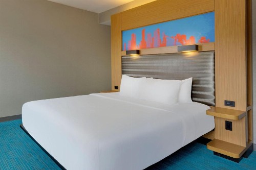 aloft Hotel Milwaukee Downtown - image 8