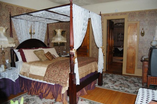 Schuster Mansion Bed & Breakfast - image 15