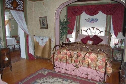Schuster Mansion Bed & Breakfast - image 16