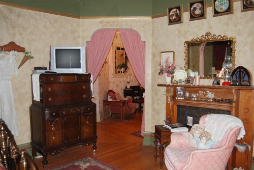 Schuster Mansion Bed & Breakfast - image 20
