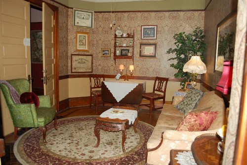 Schuster Mansion Bed & Breakfast - image 5