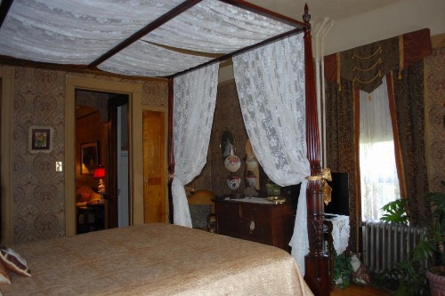 Schuster Mansion Bed & Breakfast - image 6