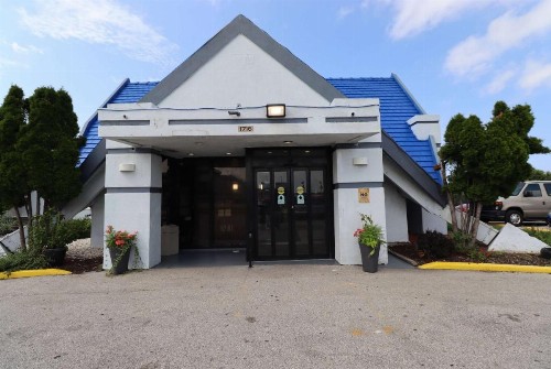 Travelodge by Wyndham Milwaukee - image 15