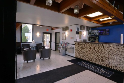 Travelodge by Wyndham Milwaukee - image 16