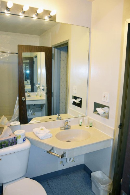 Travelodge by Wyndham Milwaukee - image 24