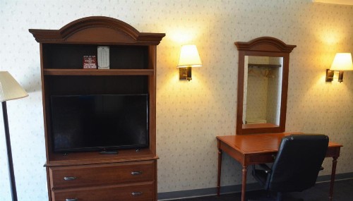 Travelodge by Wyndham Milwaukee - image 26