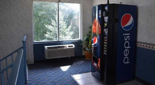 Travelodge by Wyndham Milwaukee - image 30