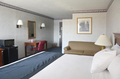 Travelodge by Wyndham Milwaukee - image 40