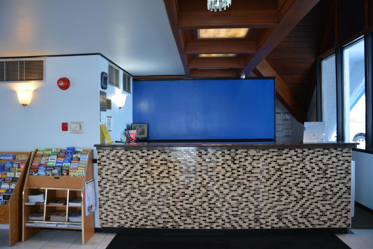 Travelodge by Wyndham Milwaukee - image 7