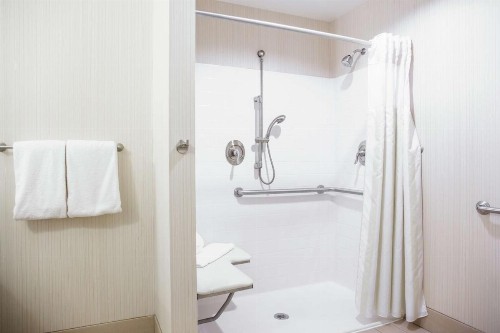 Hilton Garden Inn Milwaukee Downtown - image 37