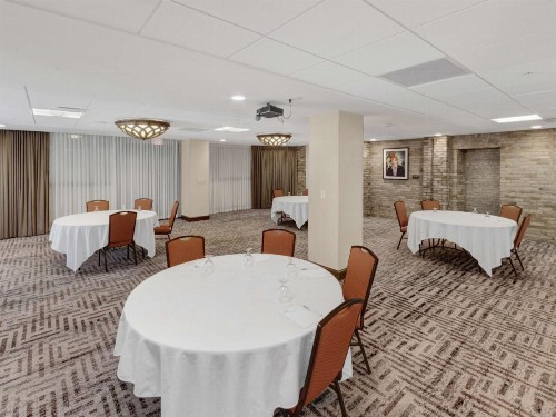 Hilton Garden Inn Milwaukee Downtown - image 46