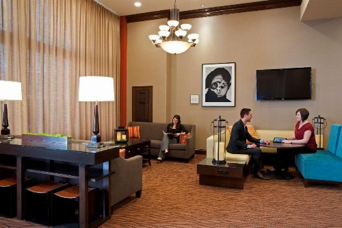 Hilton Garden Inn Milwaukee Downtown - image 6