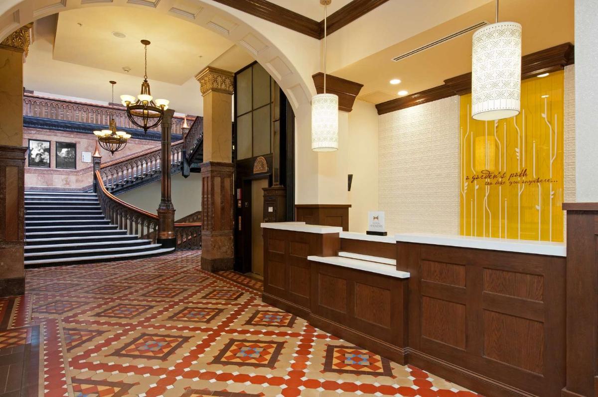 Hilton Garden Inn Milwaukee Downtown - image 7