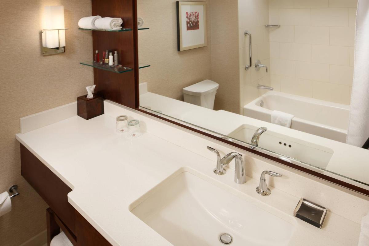 Milwaukee Marriott Downtown - image 6