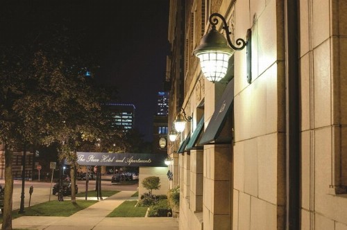 The Plaza Hotel - Milwaukee - image 30