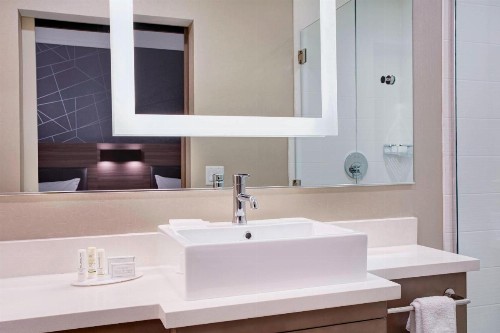 SpringHill Suites by Marriott Milwaukee Downtown - image 17
