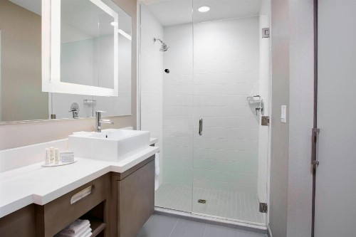 SpringHill Suites by Marriott Milwaukee Downtown - image 18