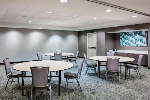 SpringHill Suites by Marriott Milwaukee Downtown - image 28