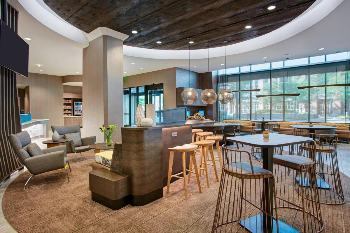 SpringHill Suites by Marriott Milwaukee Downtown - image 7