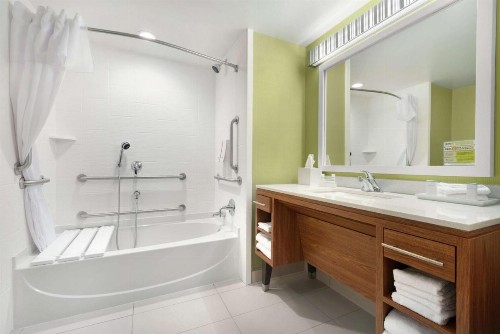 Home2 Suites by Hilton Milwaukee Airport - image 11