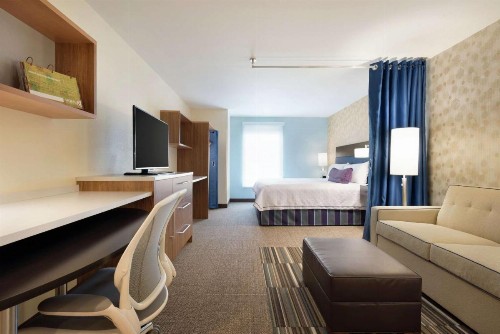 Home2 Suites by Hilton Milwaukee Airport - image 12