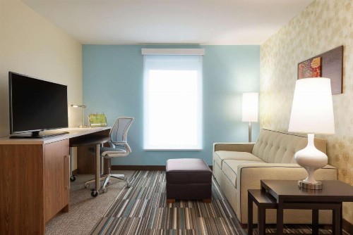 Home2 Suites by Hilton Milwaukee Airport - image 18