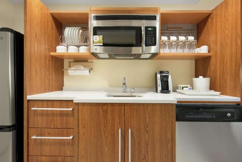 Home2 Suites by Hilton Milwaukee Airport - image 25