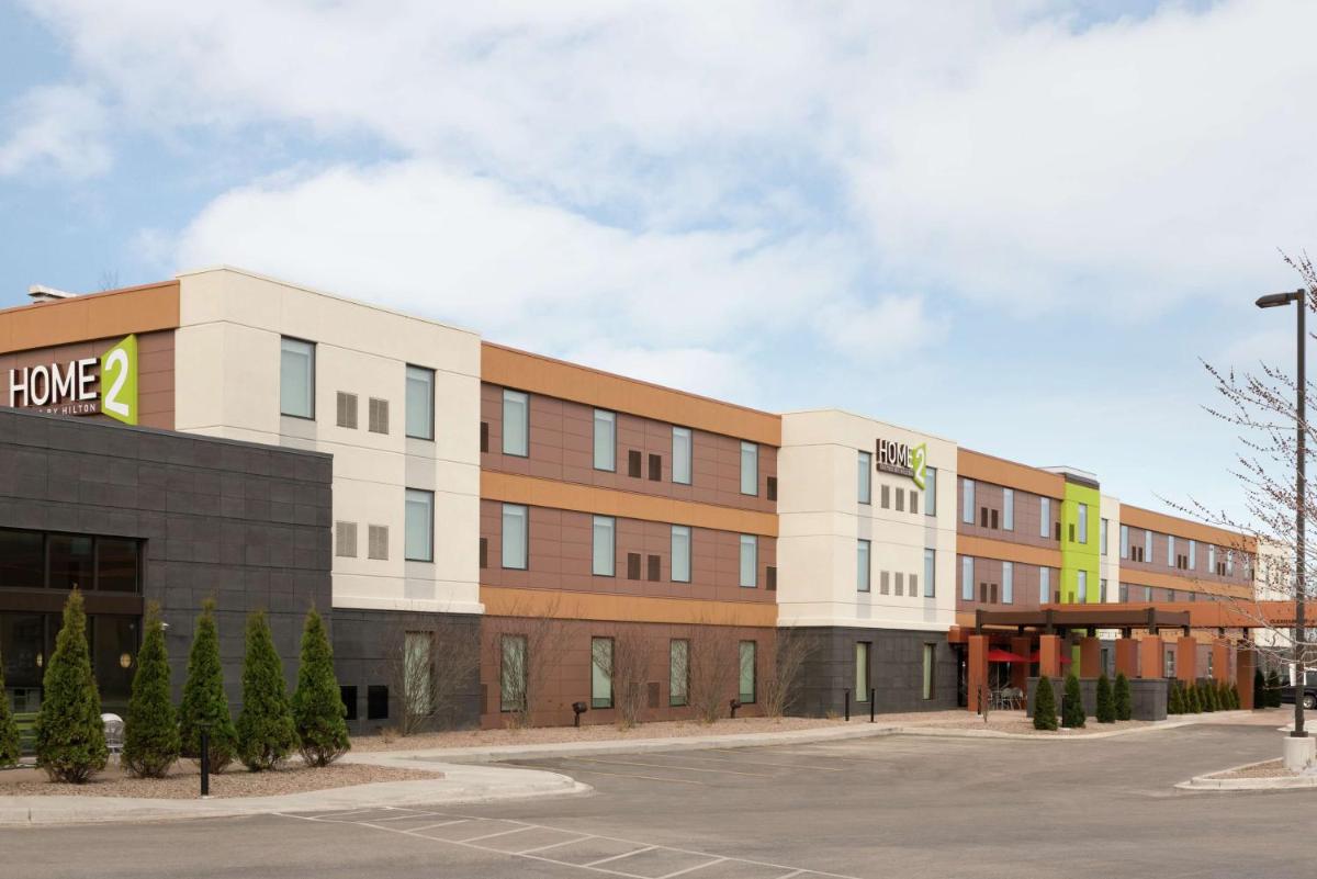 Home2 Suites by Hilton Milwaukee Airport - image 4