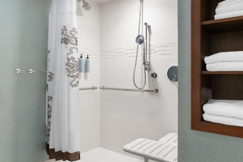Residence Inn by Marriott Milwaukee West - image 5