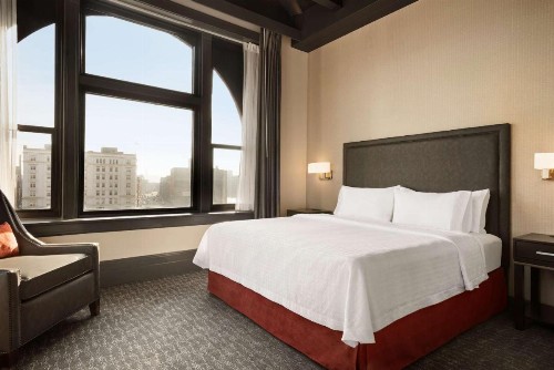 Homewood Suites By Hilton Milwaukee Downtown - image 2