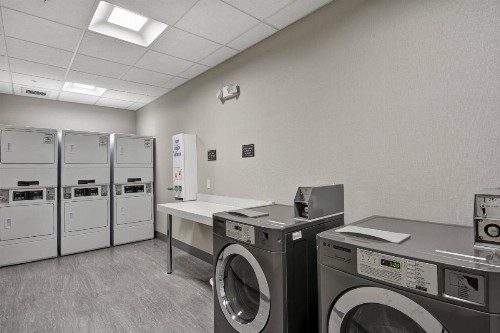 Residence Inn by Marriott Milwaukee North/Glendale - image 2