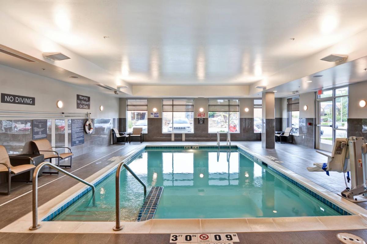 Residence Inn by Marriott Milwaukee North/Glendale - image 4