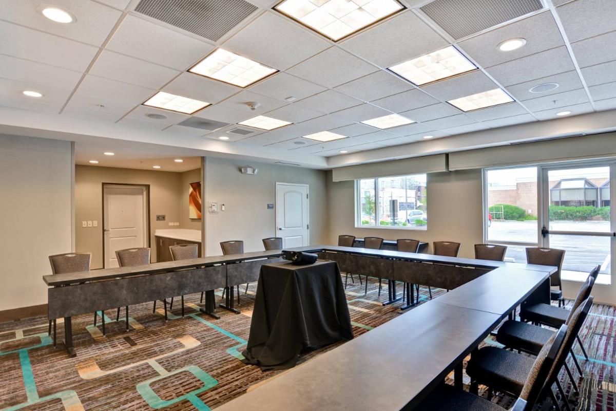 Residence Inn by Marriott Milwaukee North/Glendale - image 6