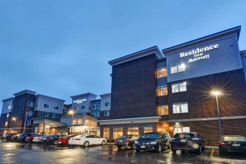 Residence Inn by Marriott Milwaukee North/Glendale - image 9