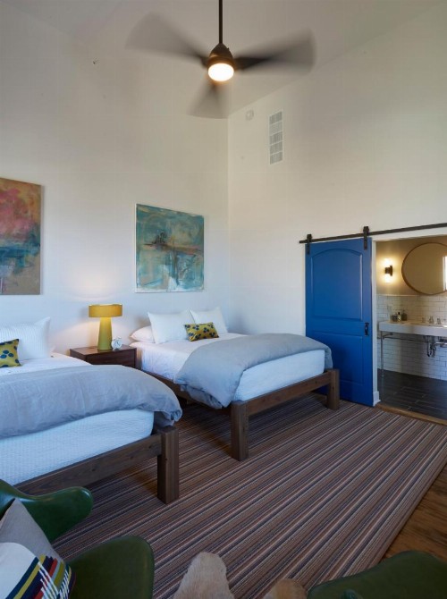Kinn Guesthouse Bay View - image 18