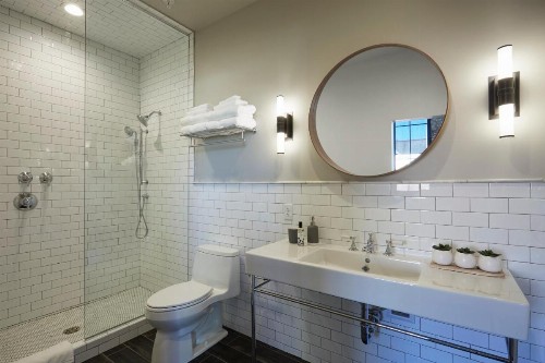 Kinn Guesthouse Bay View - image 8