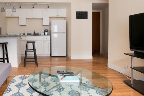 1 BR Apt Near Marquette University by Frontdesk - image 9