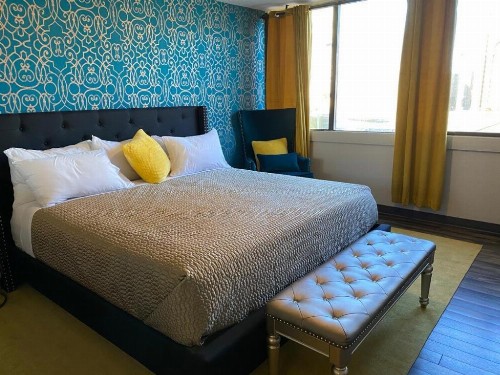 The Village Inn Hotel - image 10