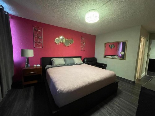 The Village Inn Hotel - image 25
