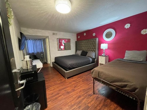 The Village Inn Hotel - image 26