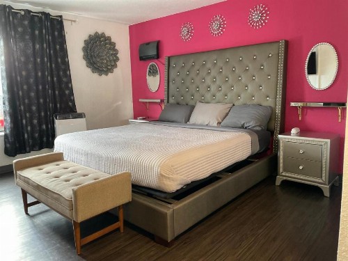 The Village Inn Hotel - image 3