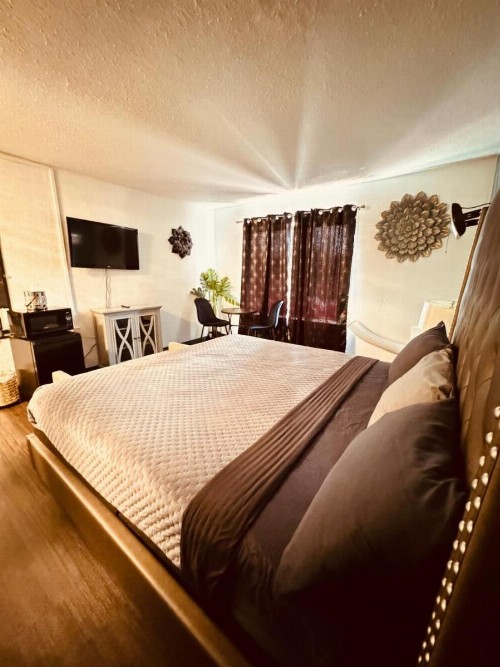 The Village Inn Hotel - image 34