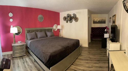 The Village Inn Hotel - image 37