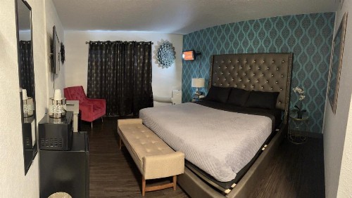 The Village Inn Hotel - image 46